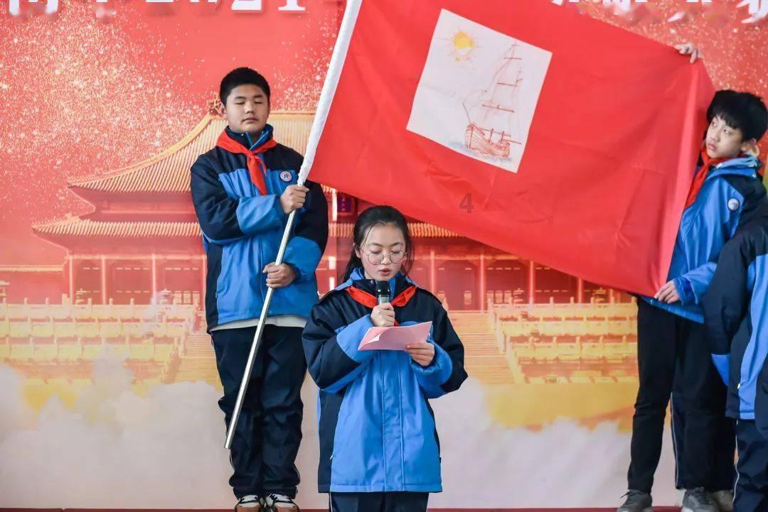 38岁江疏影生图太惊艳！坐豪车老板位御姐范十足，气质高贵很养眼